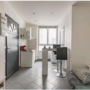 Studio Cosy, Calme, Netflix +wifi , Montélimar France